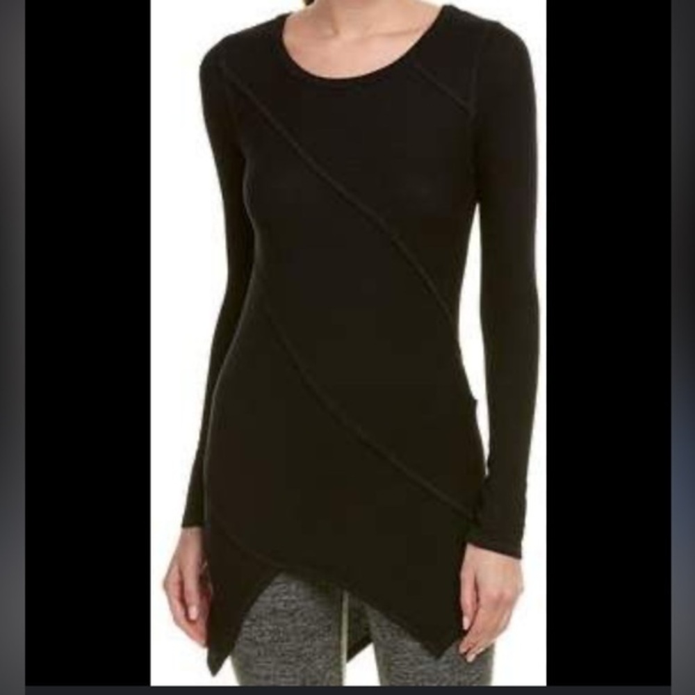 Vimmia  From revolve - woman’s workout long sleeve top - medium in white